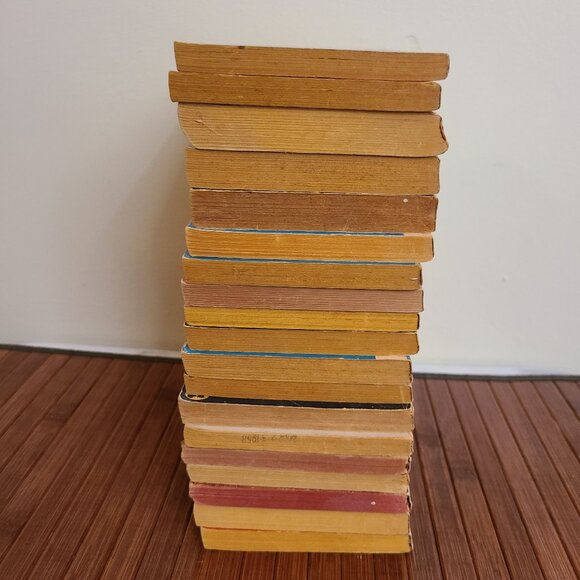 19 Vintage Classic  Sci Fi Paperback Novels - Picture 7 of 7